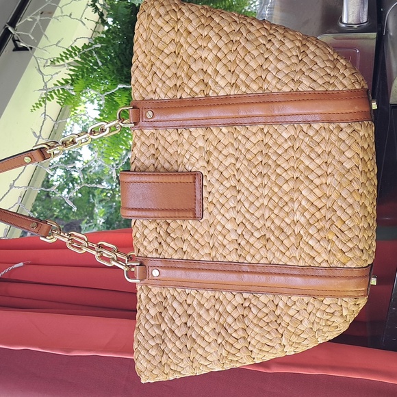 Michael Kors Straw Bag/Tan Leather Trim Gold Chains Shoulder Bag EC - Picture 3 of 12